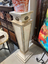 Load image into Gallery viewer, Pedestal
