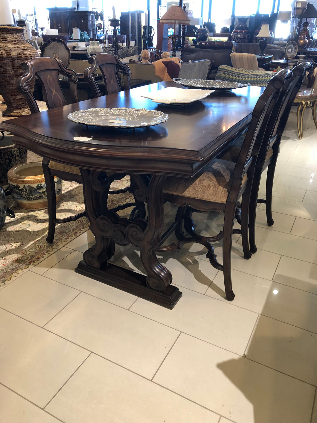 Tall Dining Table with 4 Bar Stools