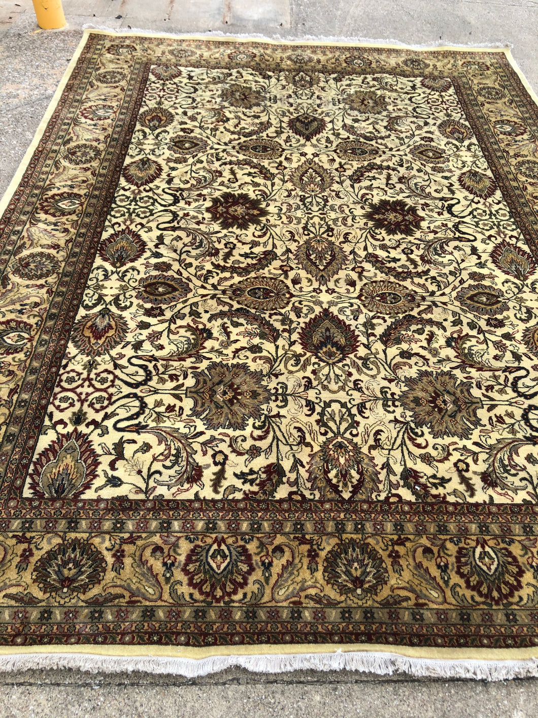 Traditional Gold Rug 9' x 12'