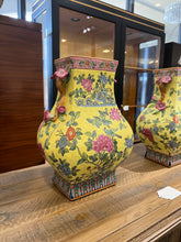 Load image into Gallery viewer, Yellow Asians Vases
