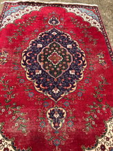 Load image into Gallery viewer, Area Red Rug 6&#39; x 9&#39;

