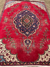 Load image into Gallery viewer, Area Red Rug 6&#39; x 9&#39;
