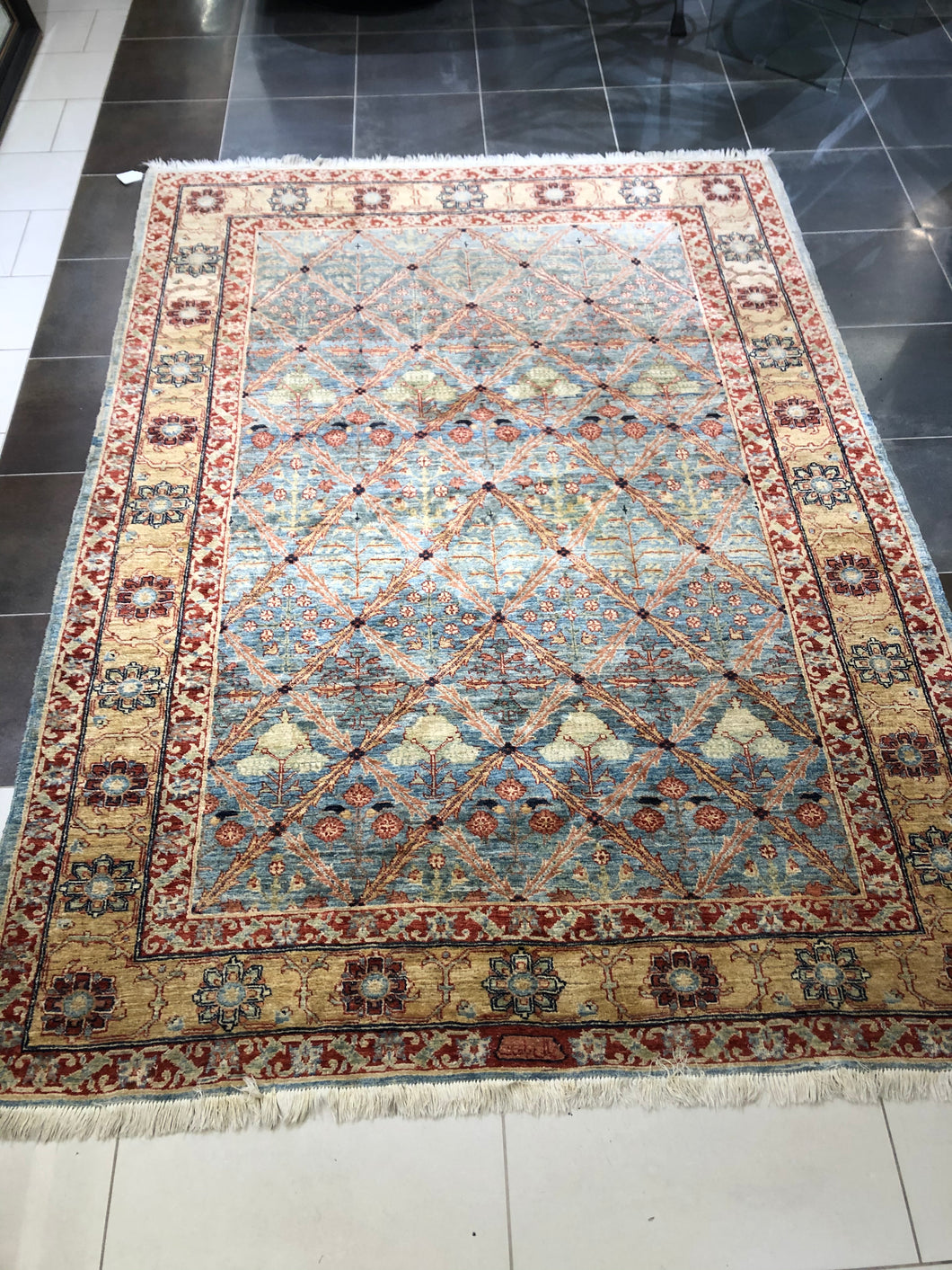 Hand Knotted Rug 6'.2